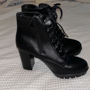FN platform boots